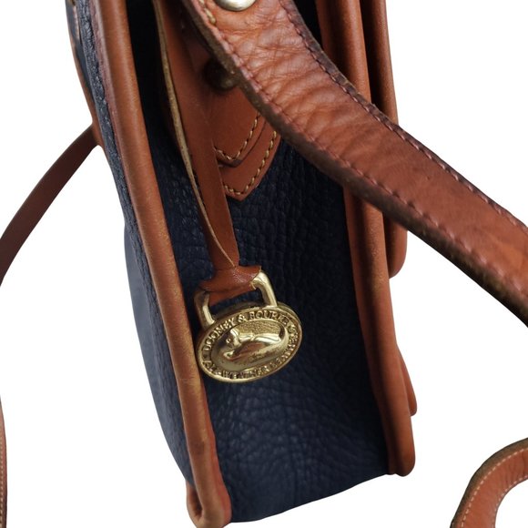 Vintage Dooney Bourke Navy British Tan Med Carrier Surrey Crossbody Purse R120 - Picture 9 of 10